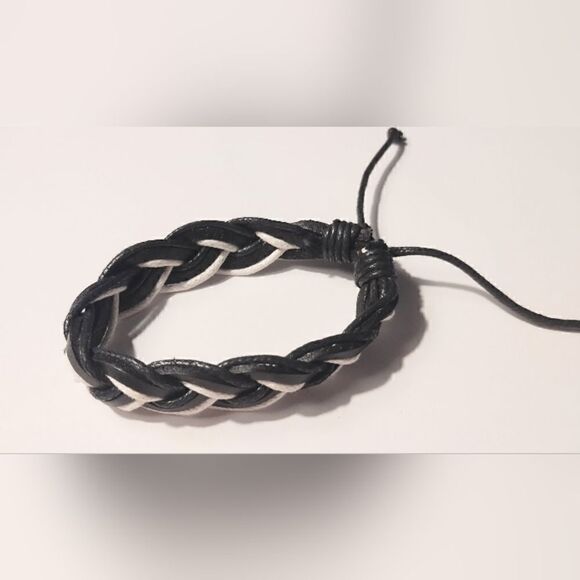 Men's bracelet leather braided black new d78 - Picture 1 of 1